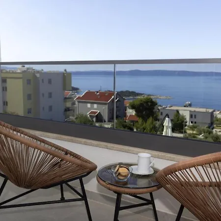 Sunny Lux 1 In By Guide Makarska