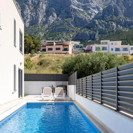 Sunny Lux 1 In By Guide * Makarska