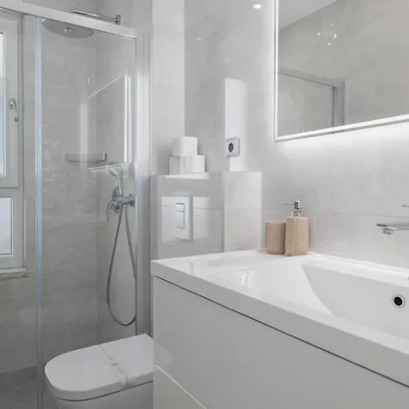 Villa Sunny Lux 1 In By Guide Makarska
