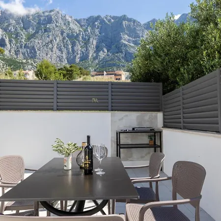 Villa Sunny Lux 1 In By Guide