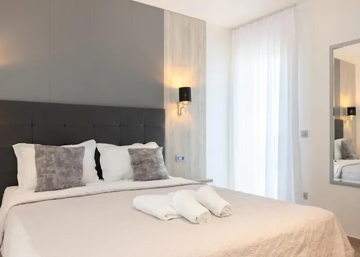 Sunny Lux 1 In By Guide * Makarska