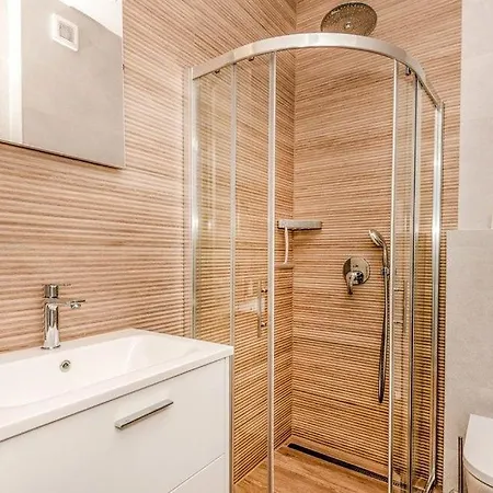 Villa Sunny Lux 1 In By Guide