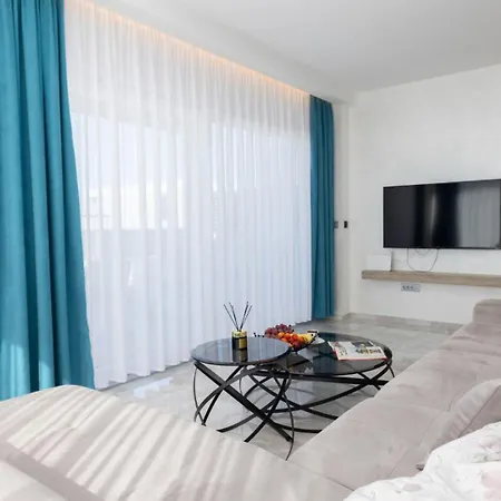 Sunny Lux 1 In By Guide *