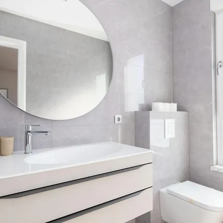 Sunny Lux 1 In By Guide * Makarska